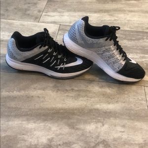NIKE WOMENS ZOOM ELITE 8